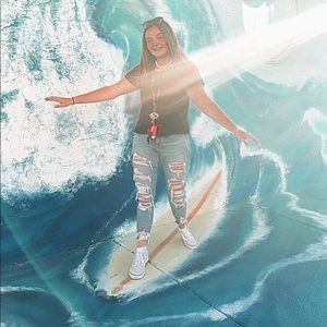 Meet your Posher, Ella